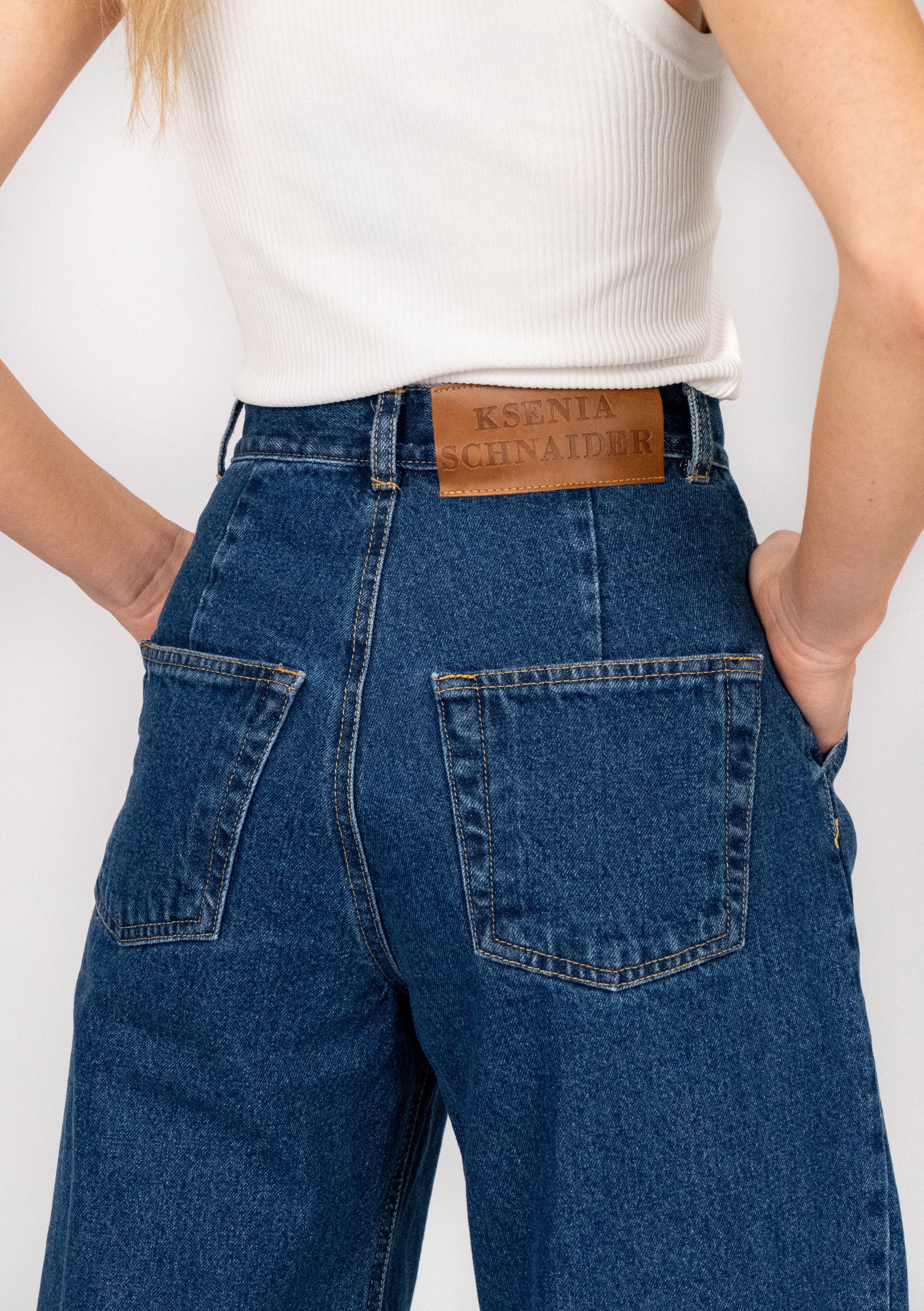 Wide Jeans folded at the Bottom